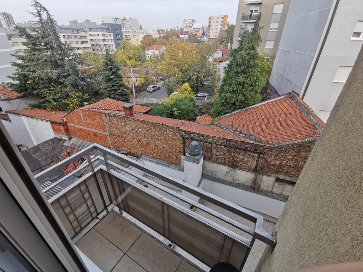 Charlie Aviv Park Belgrado Exterior foto